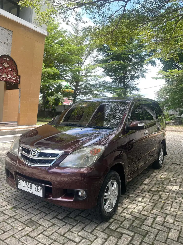 Daihatsu Xenia 2011 Bensin