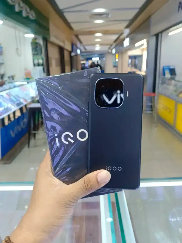 IQOO Z9 5G 8/128 Black Super Duper Like New 100% Garansi Resmi Vivo