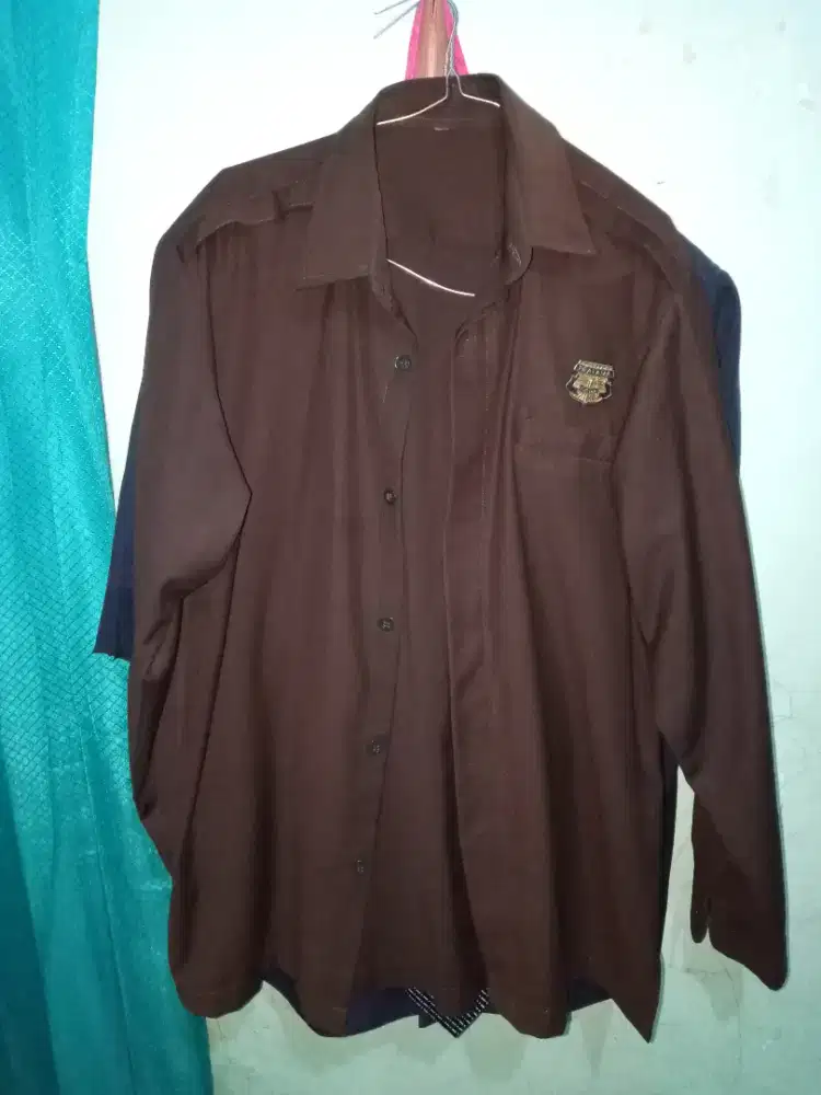 Baju safari lengan panjang warna coklat tua