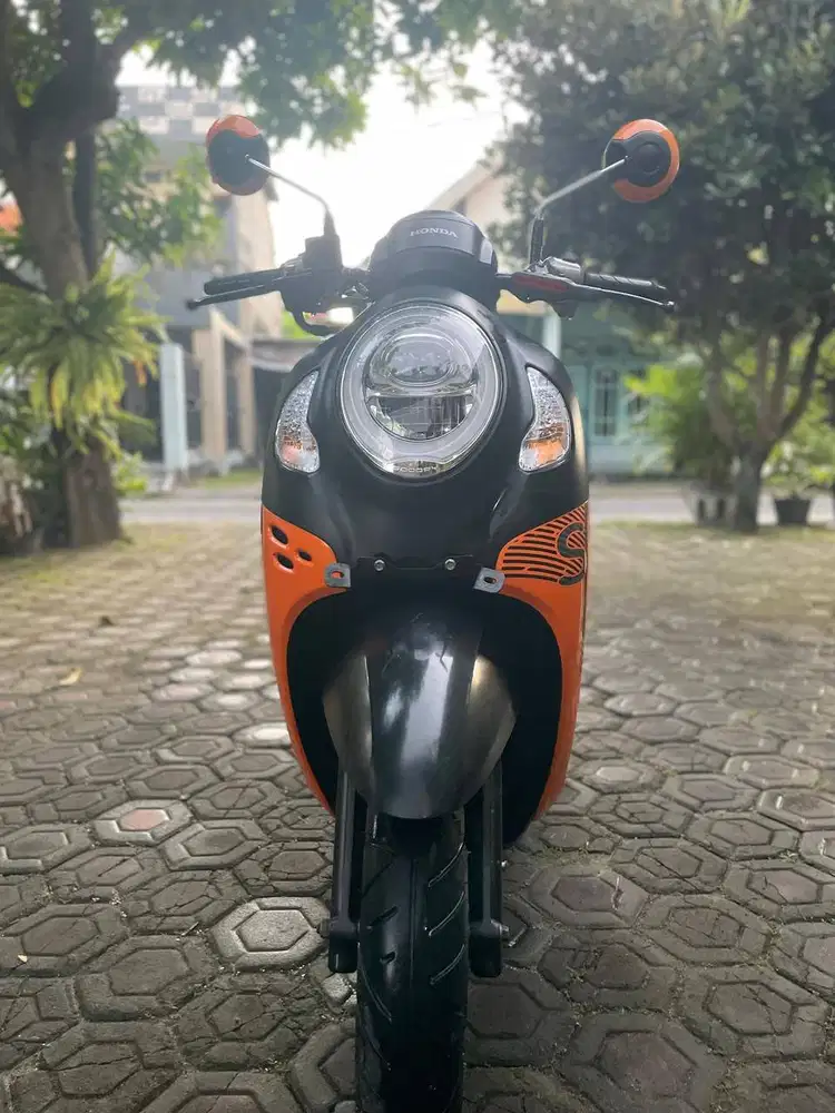 Honda Scoopy Warna Hitam Tahun 2022
