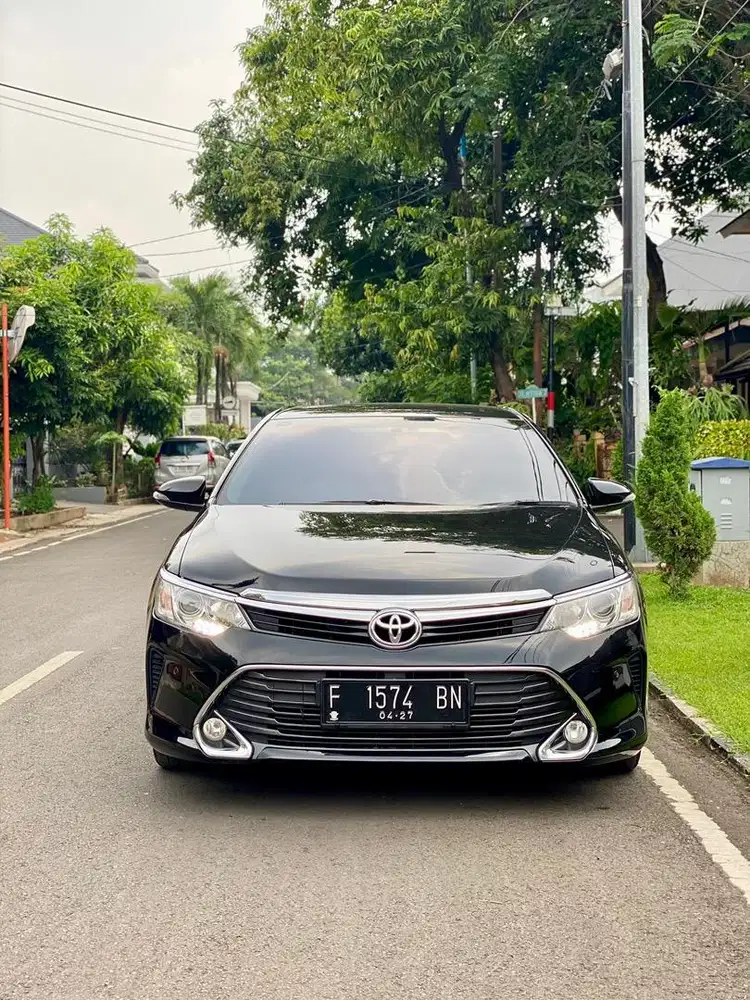 Toyota Camry 2.5 V nik 2018 ( Istimewa )