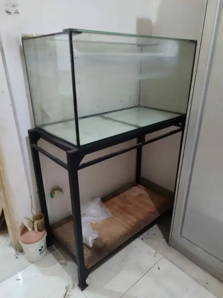 Aquarium 100*50*50 Full 8mili Sabuk Atas

Rak Full Hollow 100*50*80