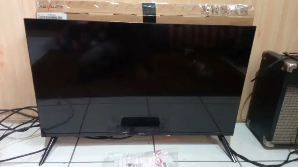 Tv LED advance android digital 32inchi likenew