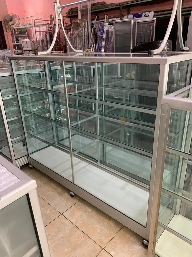 Etalase bekas uk 150 x 120