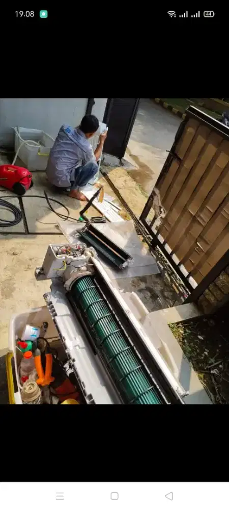 Jasa servis AC kulkas mesin cuci kompa air dll