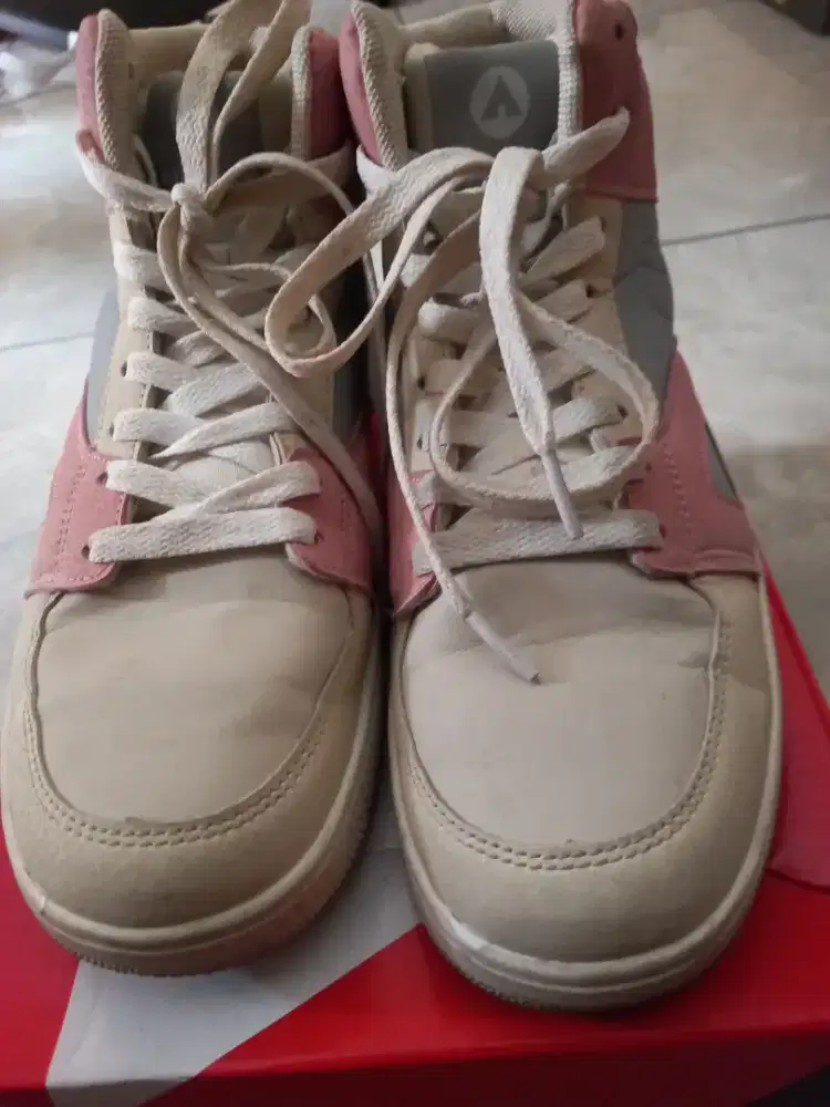Sepatu airwalk like new uk 37