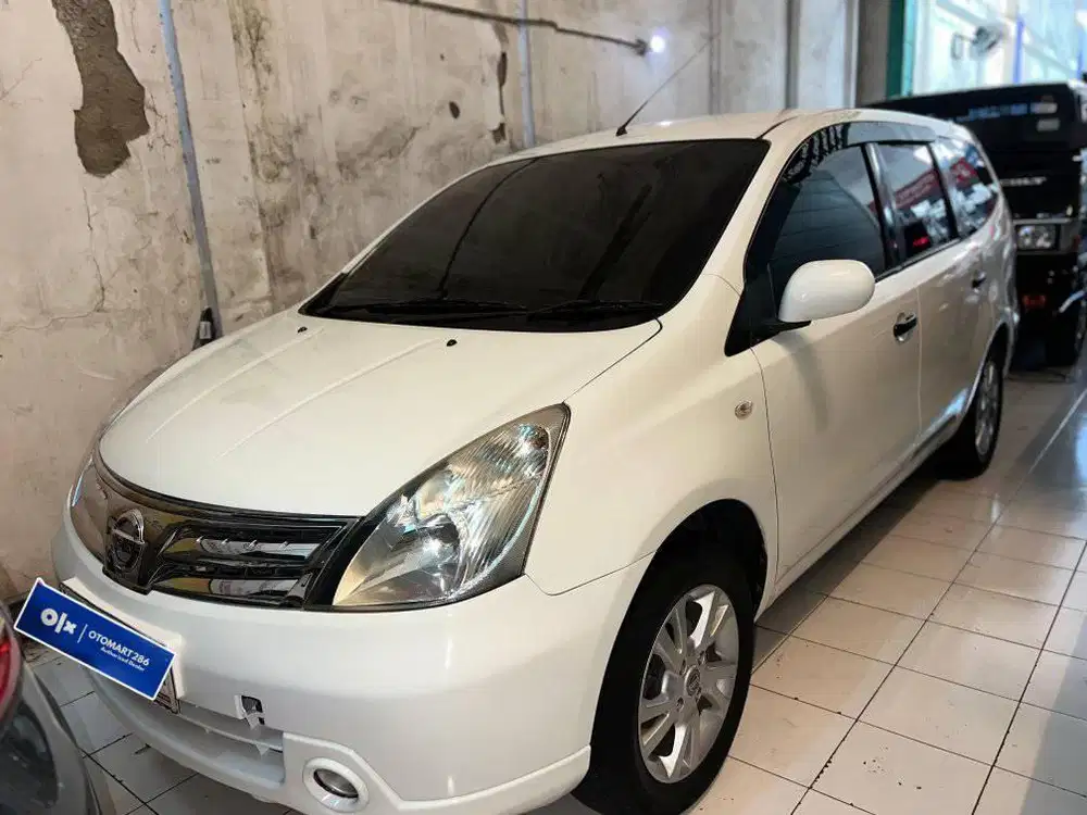 NISSAN 2014 GRAND LIVINNA SV 1.5 MT PUTIH MEWAH OTOMART 286 KJR