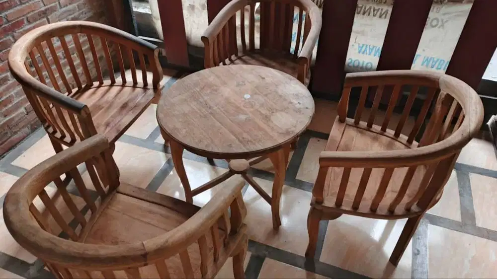 Set Meja & Kursi Kayu jati Mentahan Minimalis (4 Kursi + 1 Meja) Bekas
