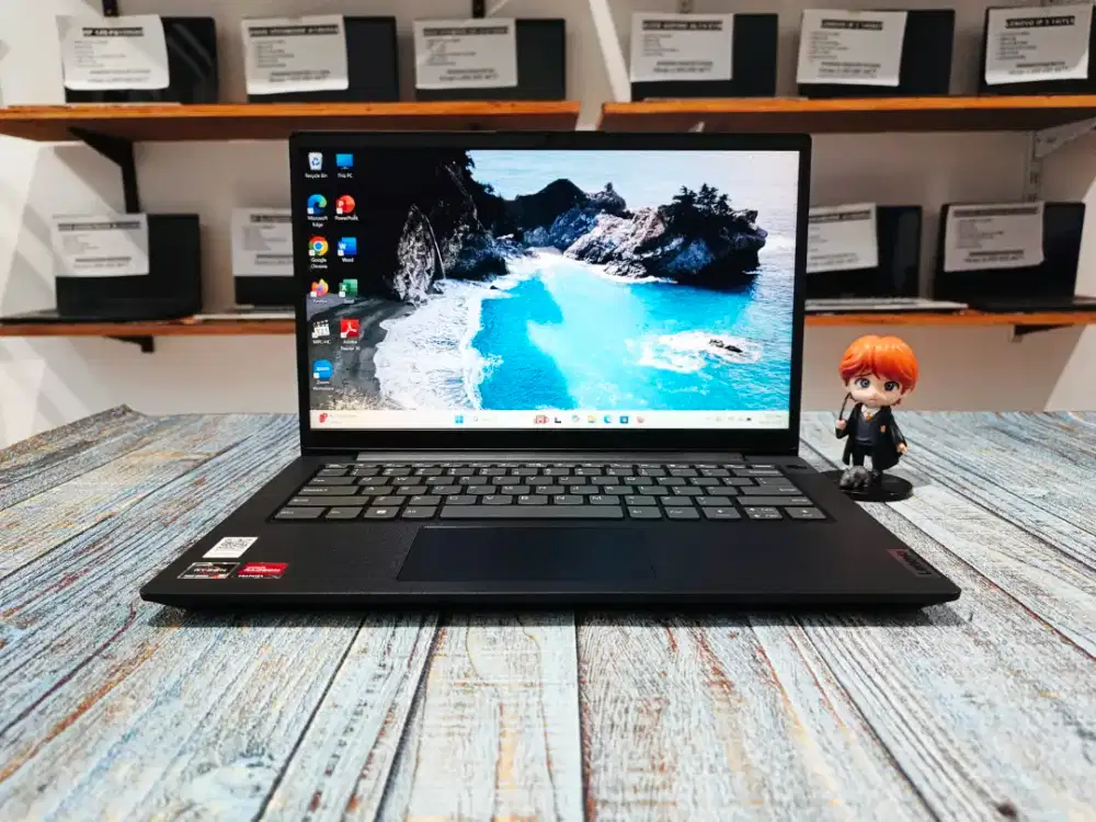 Laptop Second LENOVO V14-G2/Ryzen 5 7520U/RAM 8 GB