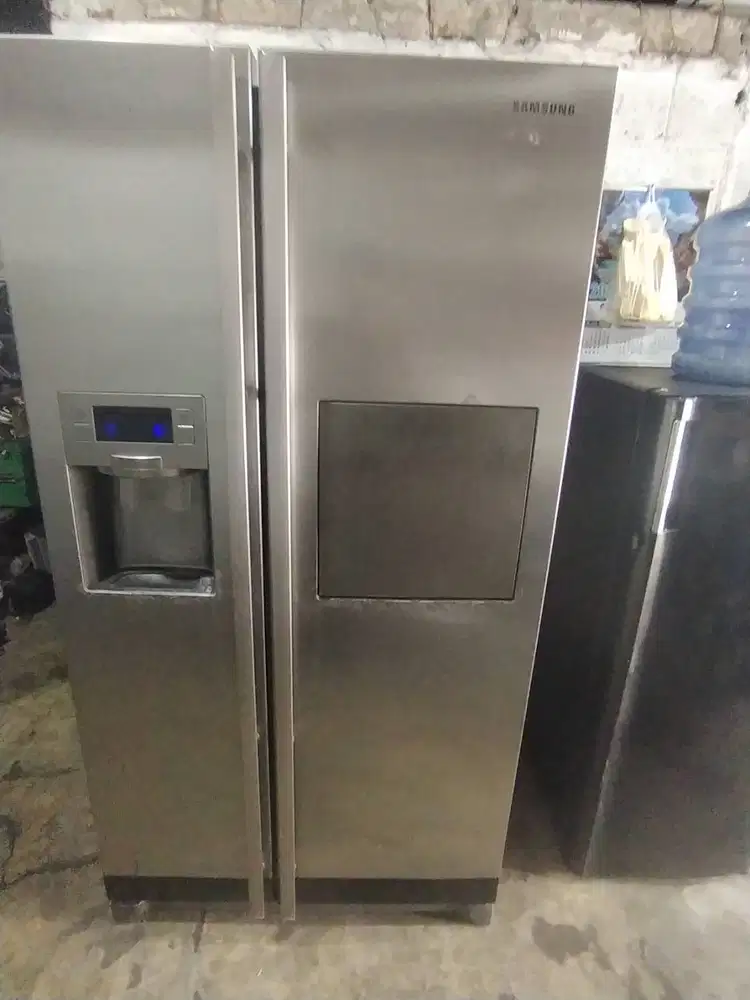 Dijual kulkas Samsung side by side