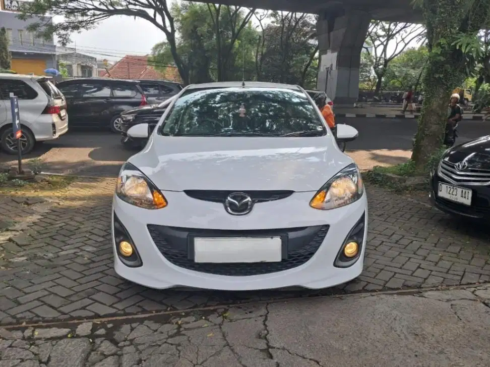 [OLXmobbi] HOT SALE - Mazda 2 1.5 V Bensin-AT 2014