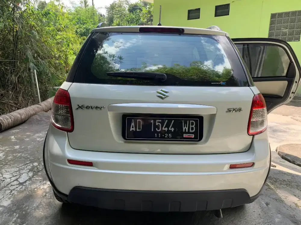 Dijual Suzuki SX4 X-Over 2010 Manual
