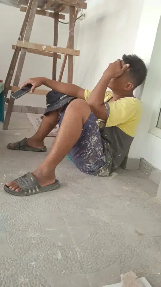 Tukang cat rapi dan bersih.