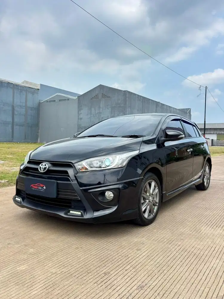 Toyota Yaris 1.5 S TRD CVT 2016 ( Automatic ) Hitam Metalik