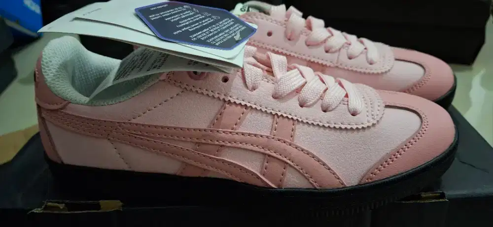 Onitsuka tokuten pink size 36