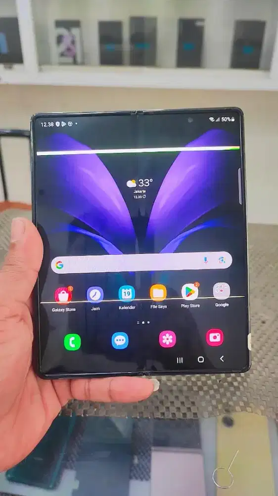 Samsung Galaxy Z Fold2 12/256GB Minus lcd dalam bergaris