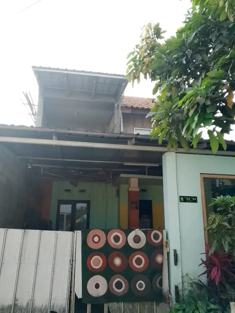 TURUN HARGA !! Over kredit Rumah 2 Lt di Bandung