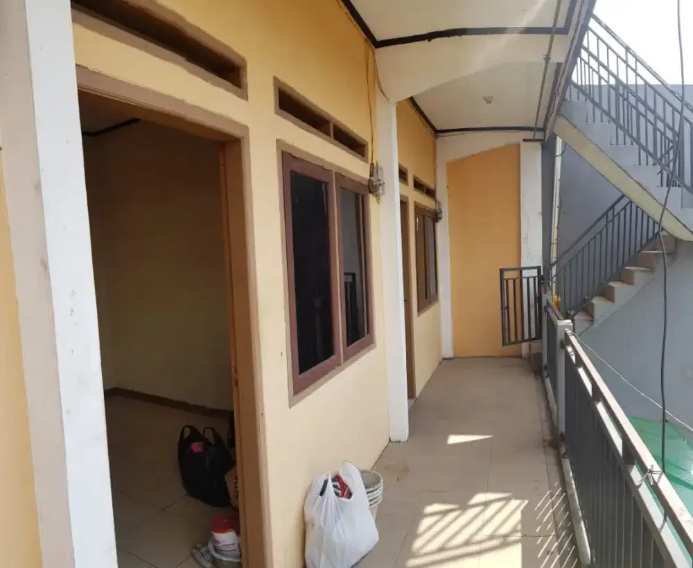 Kontrakan strategis, masuk mobil, bisa buat rumah tinggal