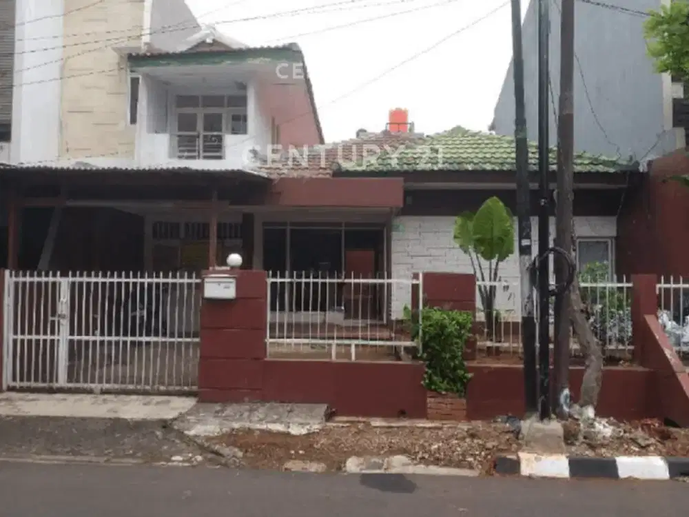 Rumah Bangunan Lama One Gate System Di Warung Buncit R2215