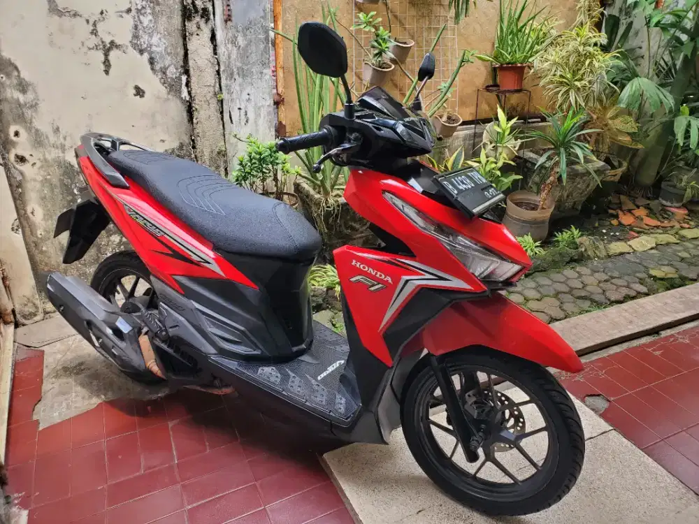 Honda Vario 125 Cbs Iss Merah 2017 Full orisinil.