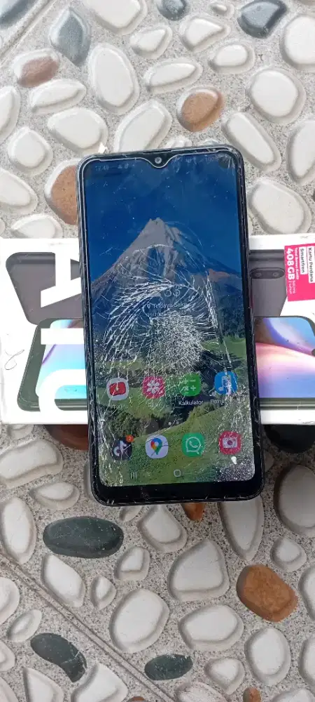 Samsung A10s minus LCD retak.