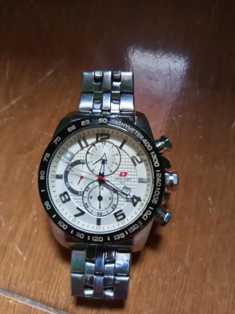 Jam tangan pria Swiss army