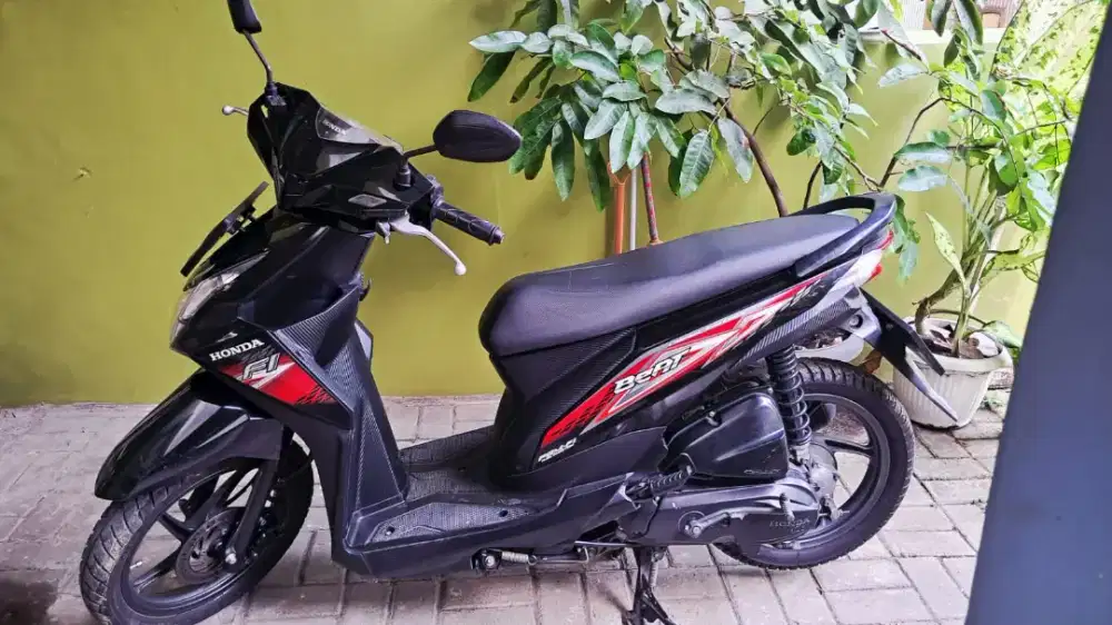 Dijual cepat Honda Beat PGM-FI CW 2015 - Mesin Halus, Surat Lengkap