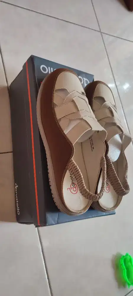 Sepatu Donatello ukuran 40