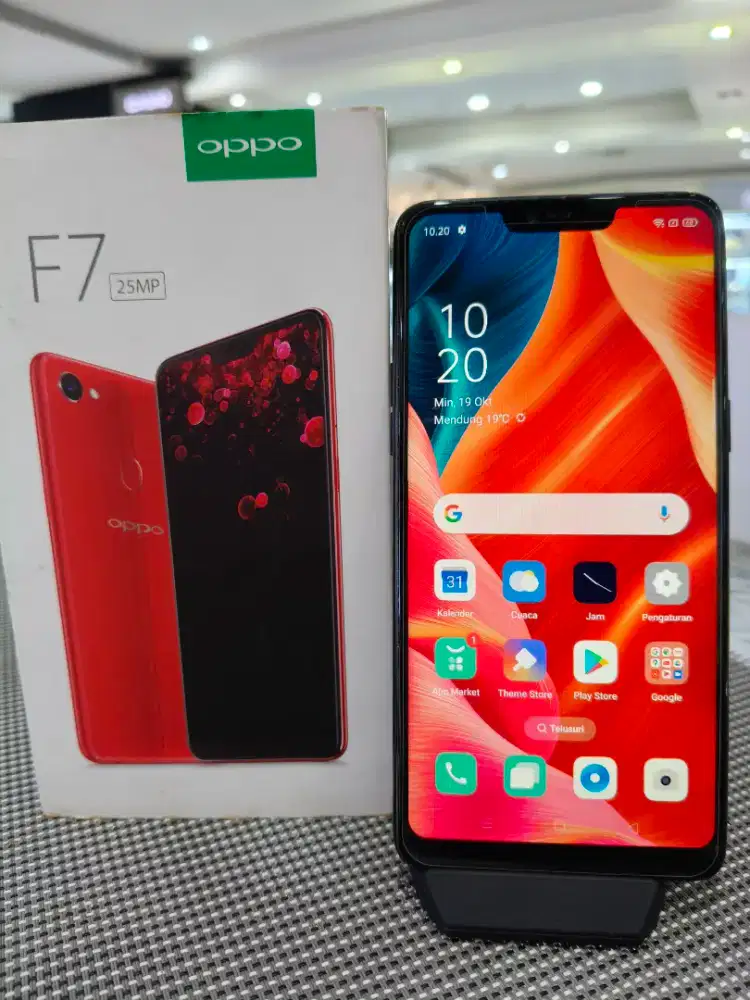 OPPO F7 4/64GB Lengkap Siap Pakai