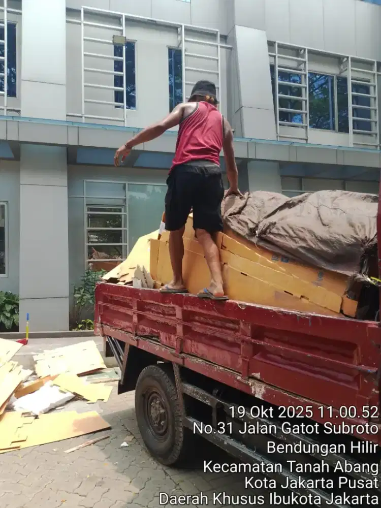 Jasa buang puing dan sampah