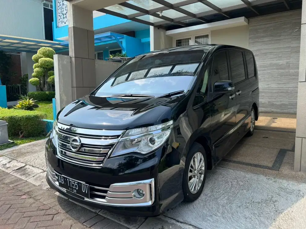 Nissan Serena HWS Panoramic AT ISTIMEWA