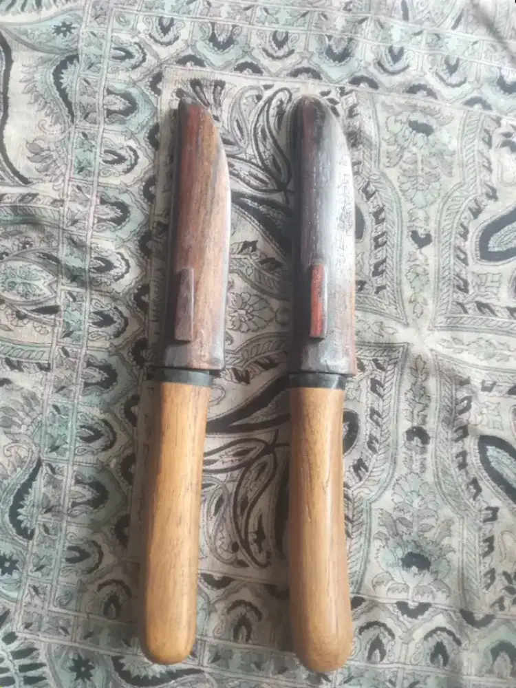 Pisau mungil baja per