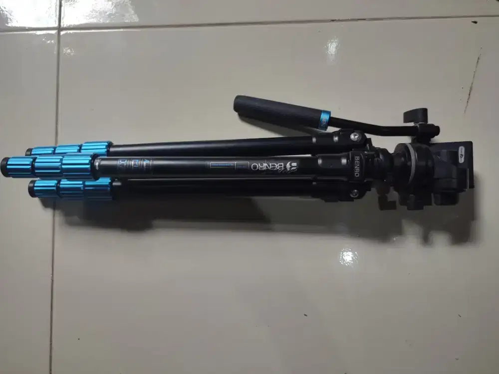 Tripod kamera Benro TSL08