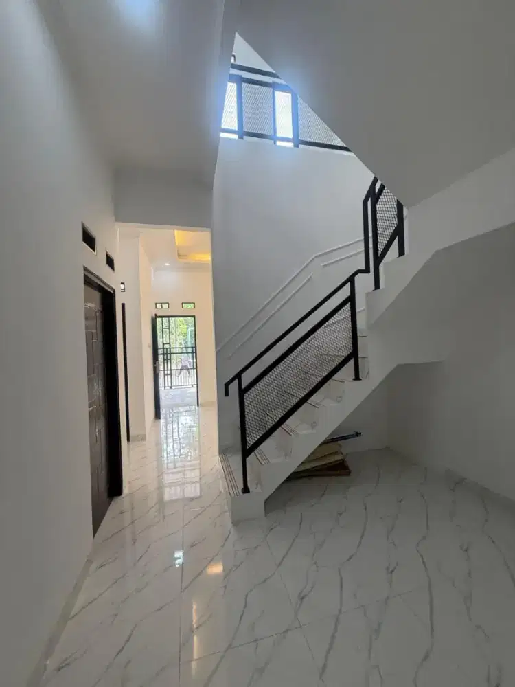 Rumah 2 lantai view Taman BJI Danita Jl.KH.Agus Salim Kota Bekasi