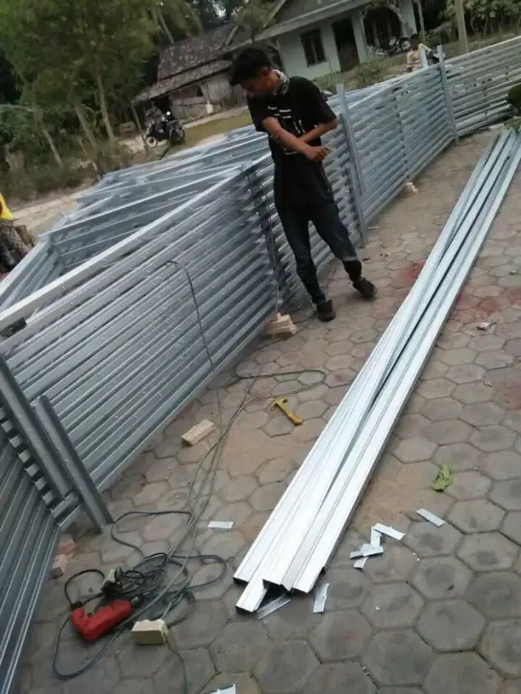 Pasang rangka baja ringan terpasang rapi