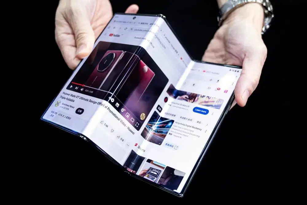 Huawei Mate XT Ultimate ( Hp lipat 3 )