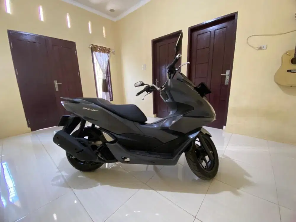 PCX 160 CBS MATTE GREY