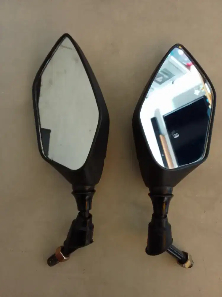 Spion model Vario 125 Vietnam tangkai pendek mukus