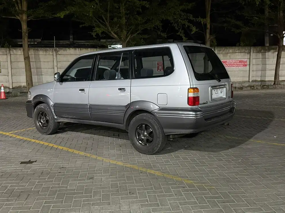 Toyota Kijang 2002 Bensin