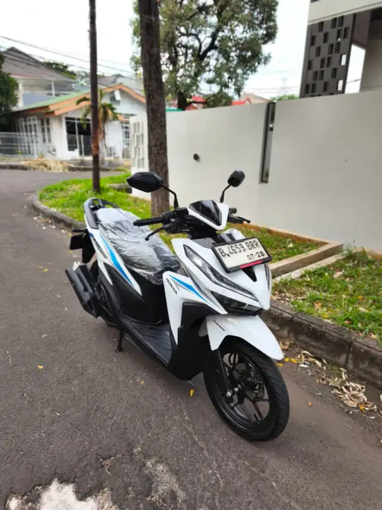 Bissmillah dijual motor Honda Vario LED new 125cc 2018 istimewa.