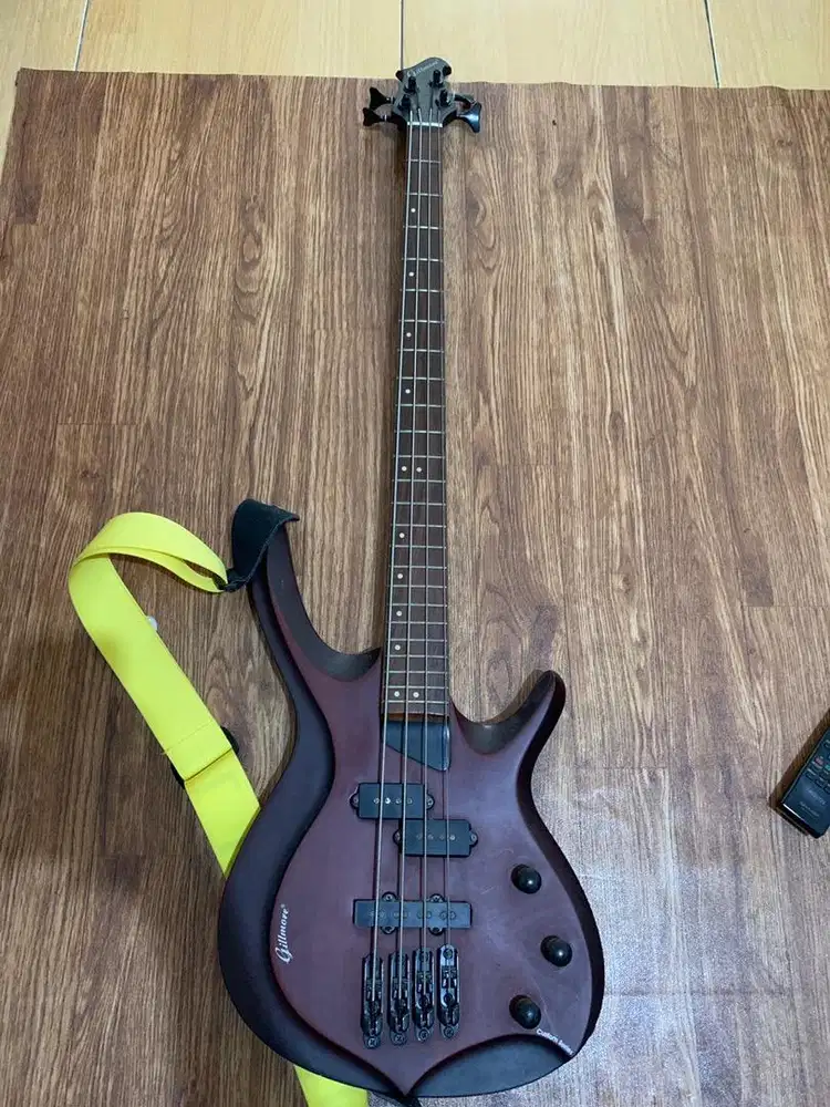 Bass Elektrik Gillmore Custom - Kondisi Bekas, Siap Main!
