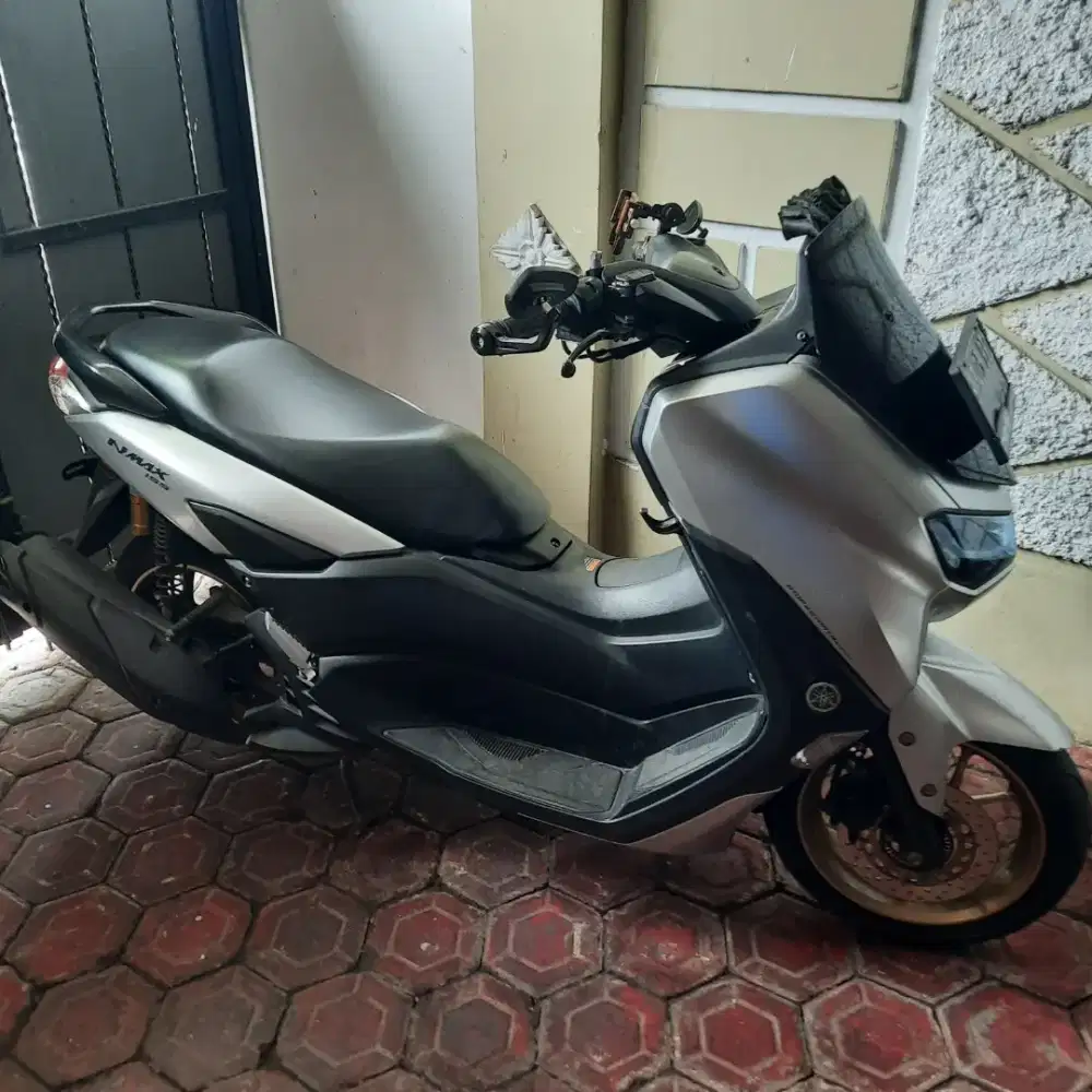 All new nmax 155 conected 2021 low kilometer