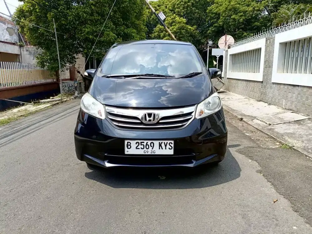 TDP 2 JUTA.KM RENDAH. HONDA FREED S AT ( DOBLE BLOWER)2014