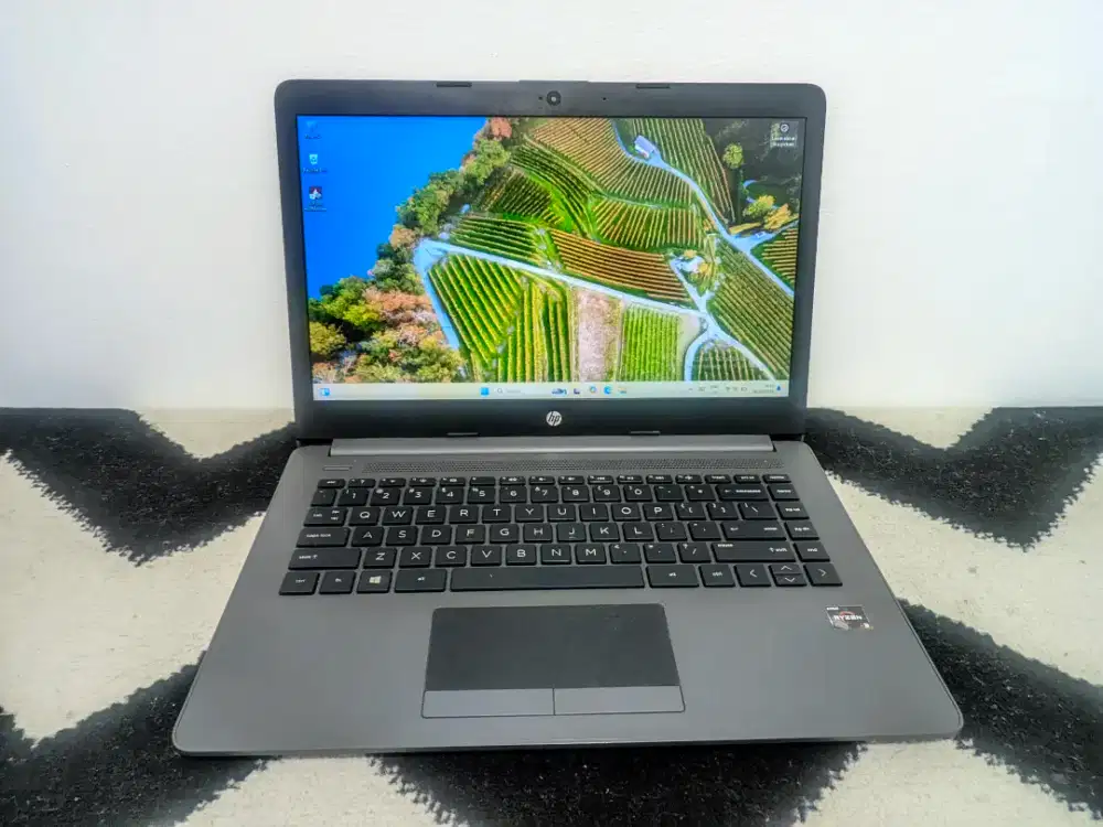 HP 245 G7 Notebook PC
AMD Ryzen 3 3300U Ram 8 GB SSD 256GB