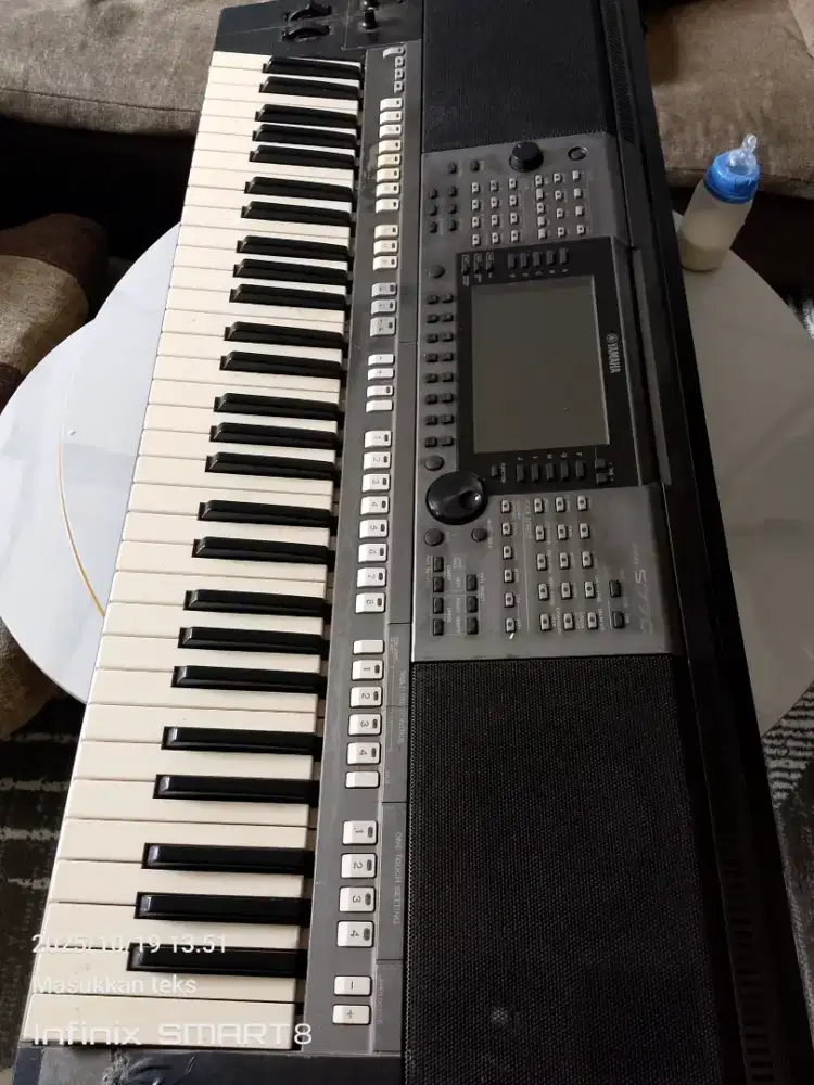 Keyboard Yamaha psr s770