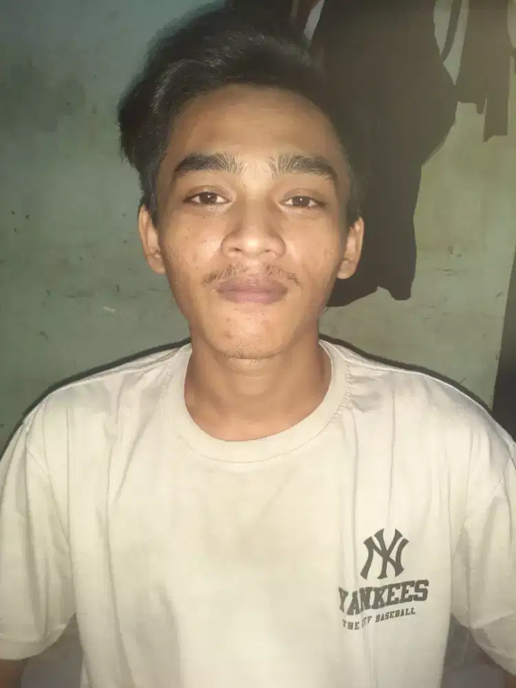 Mencari perkerjaan apa aja yg penting halal