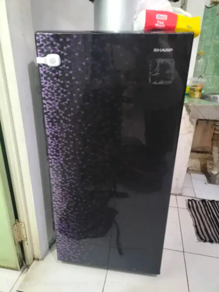 Di jual kulkas 1 pintu merk sharp