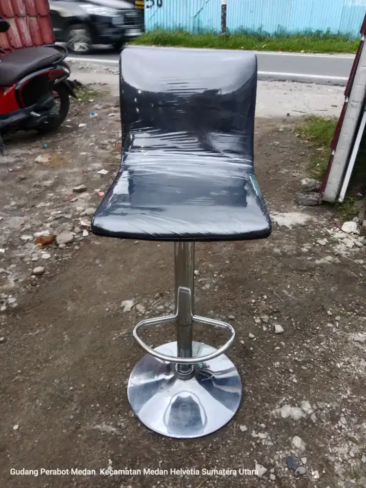 Kursi Bar Kafe Bekas Rekondisi
