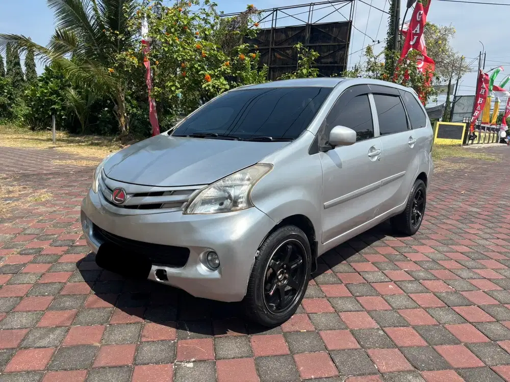 Daihatsu Xenia 2014 Bensin