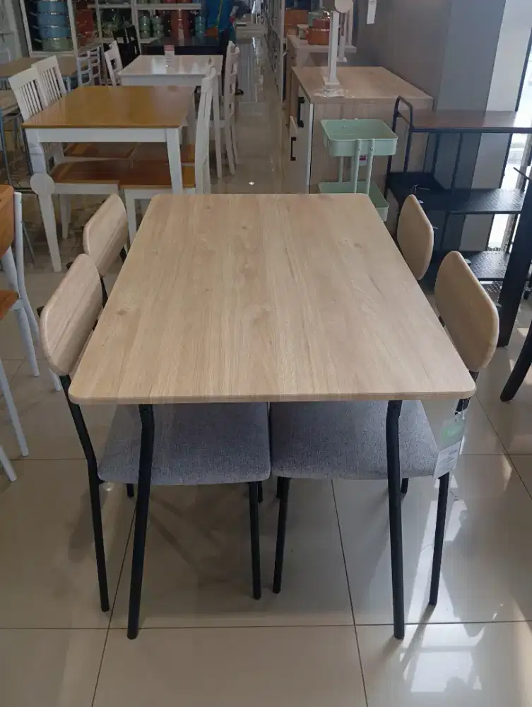 Ready stok baru! Set meja makan minimalis
